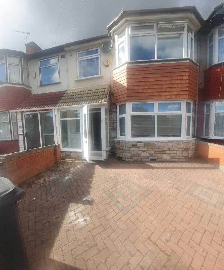 Harington Homes Palmers Green Exterior foto